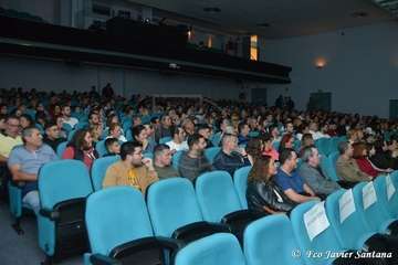 Presentación con éxito de la murga teldense Las Golisnionas (Foto Francisco Javier Santana)